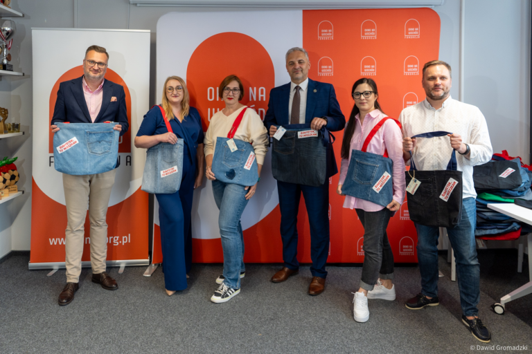 „Białostocka Torba” łączy ludzi – wyjątkowa akcja fundacji OKNO NA WSCHÓD